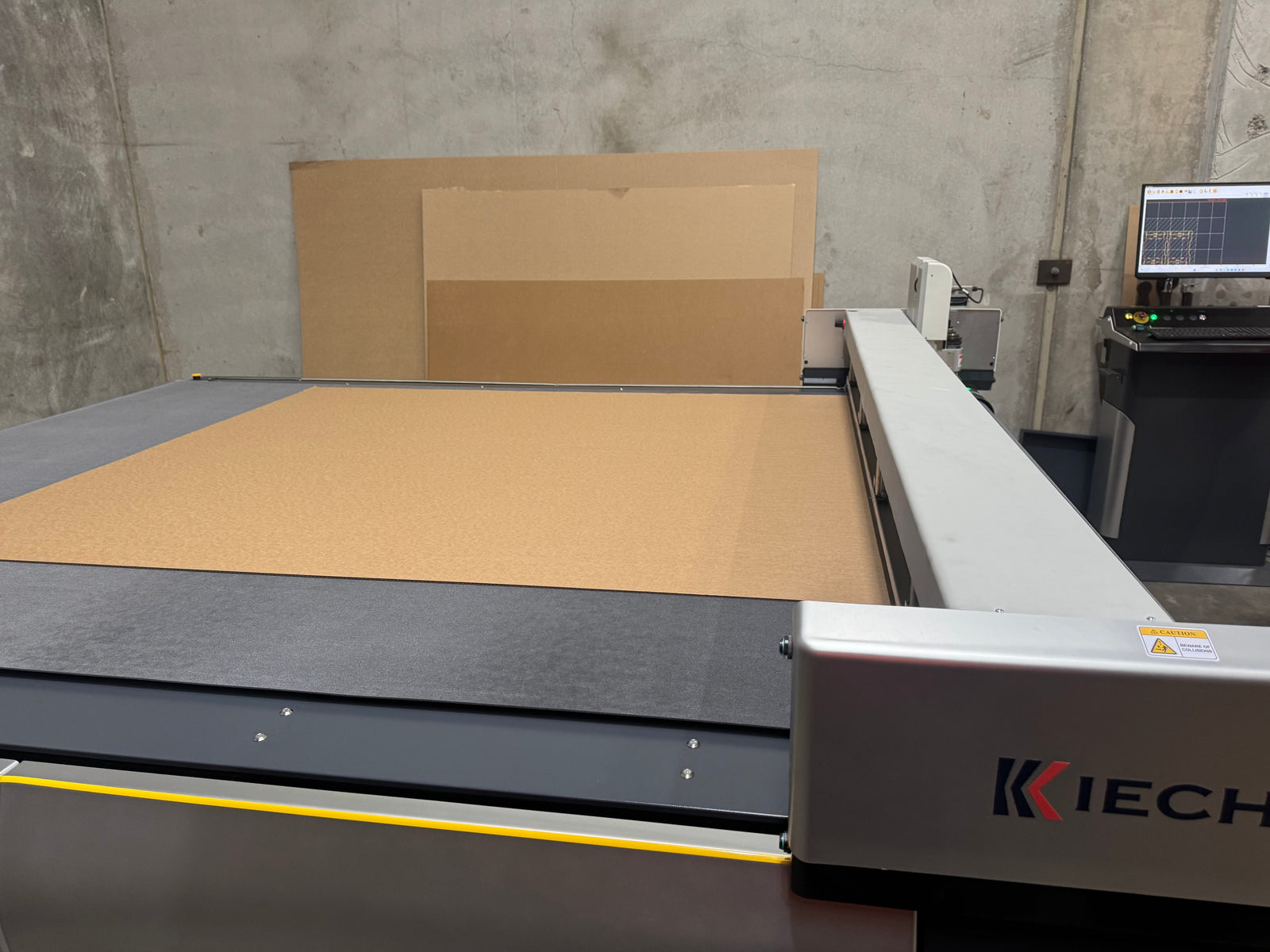 IECHO SKII digital cutting table