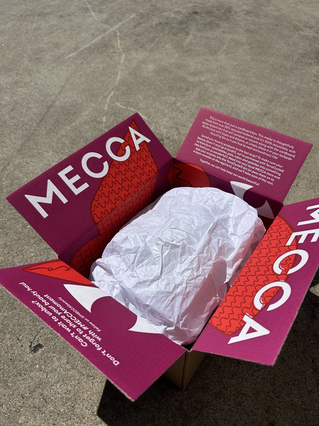 Mecca custom branded magenta mailer box, opened